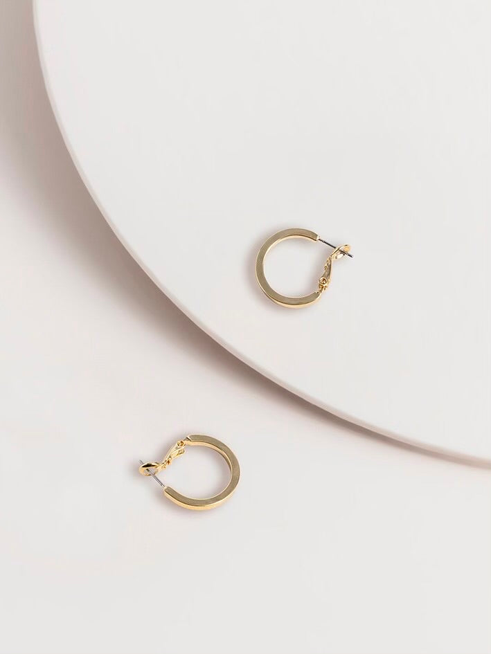 Elle Small Hoop Earrings