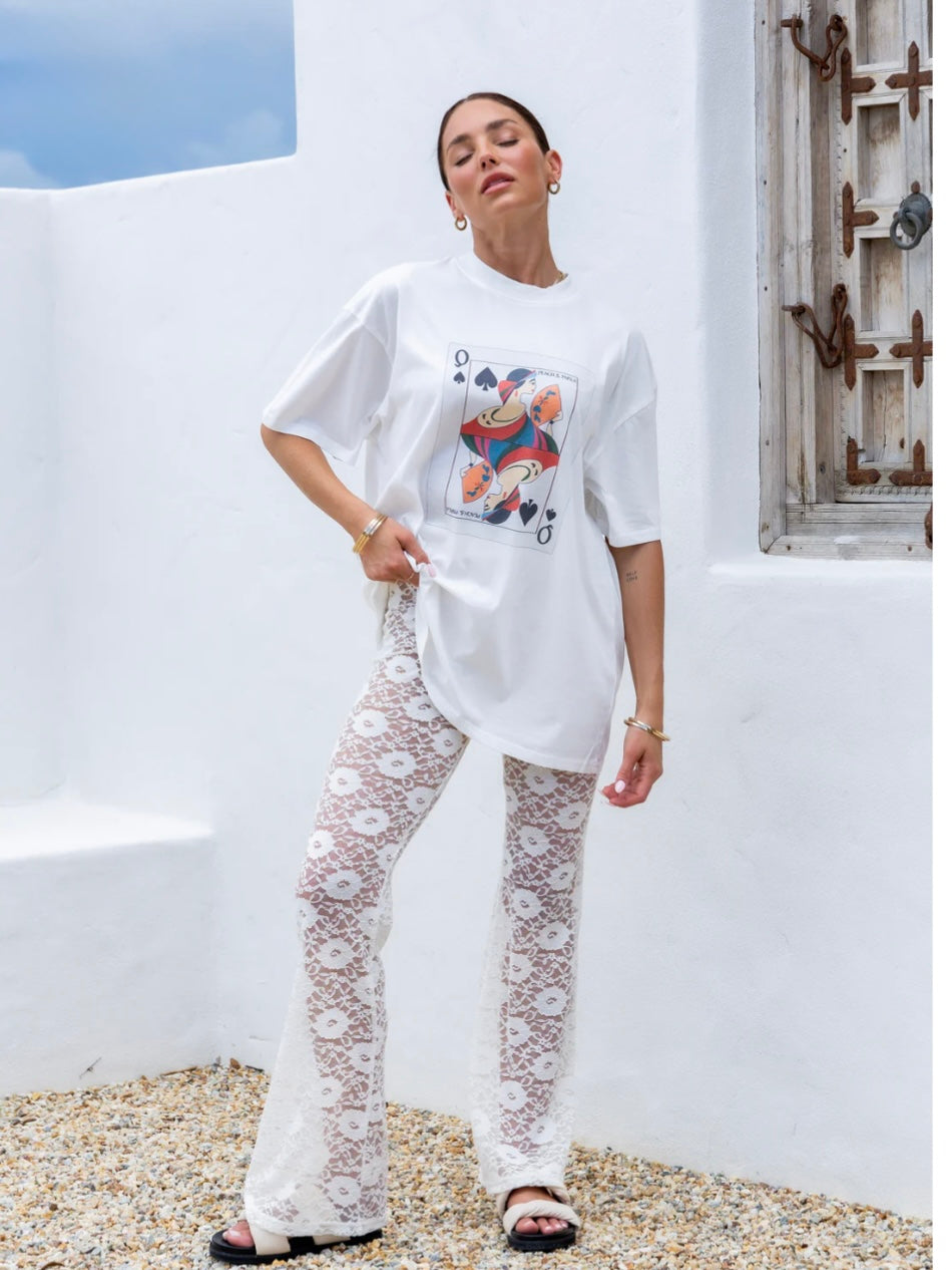 The Queen of Peaches Tee - White