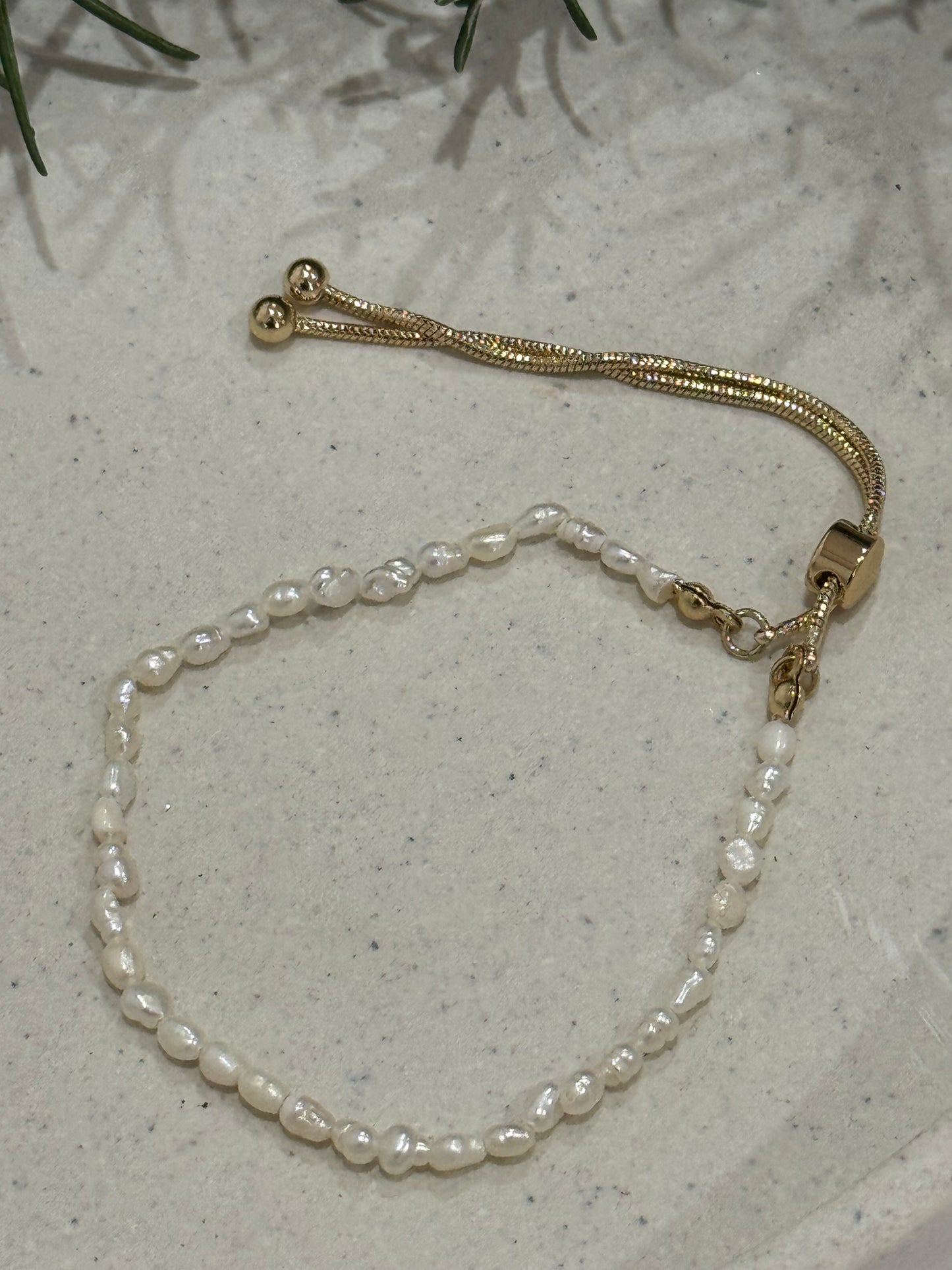 Donna Freshwater Pearl Bracelet Gold