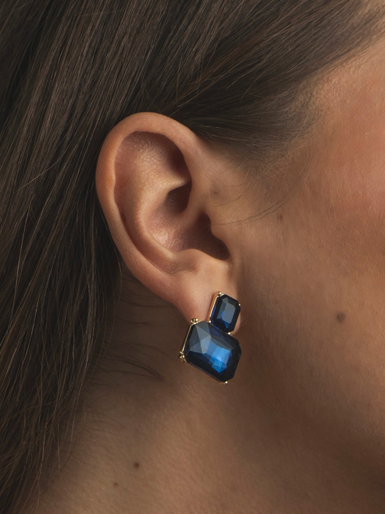 Elizabeth Glass Gem Post Earrings