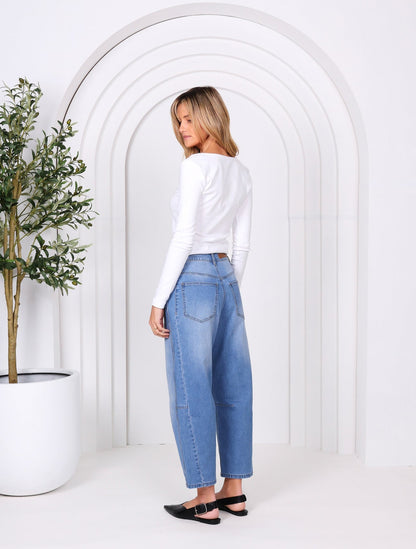 Toni Barrel Jeans - Mid Blue