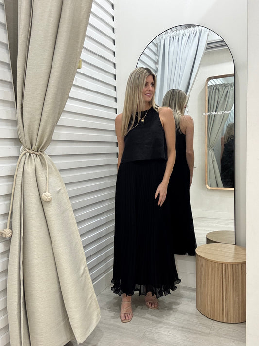 The Pleat Midi Skirt- Black