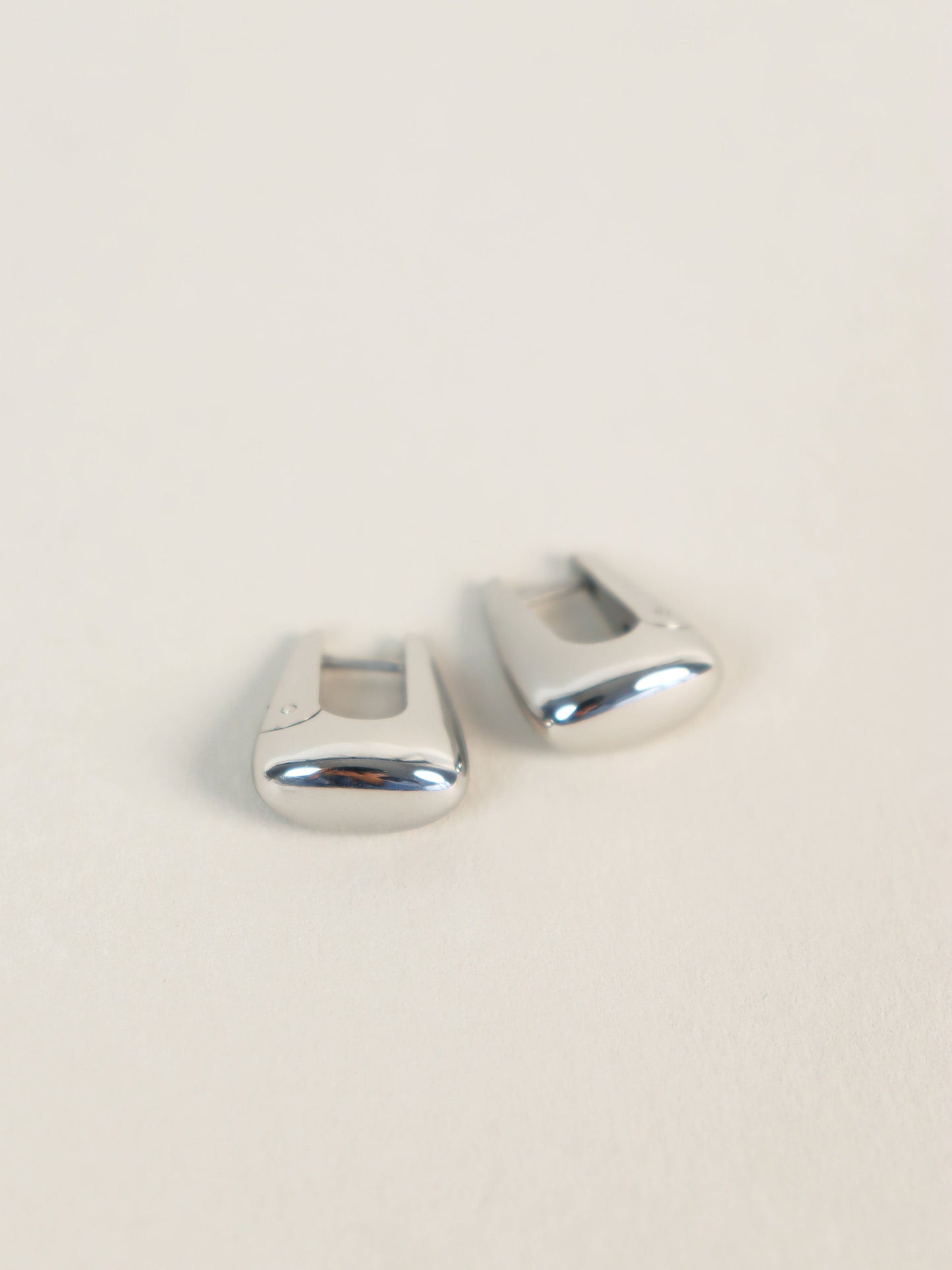 Capri Everyday Hoop Earring - Silver