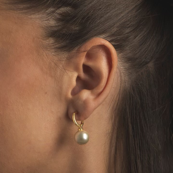 The Nicci Pearl Earrings