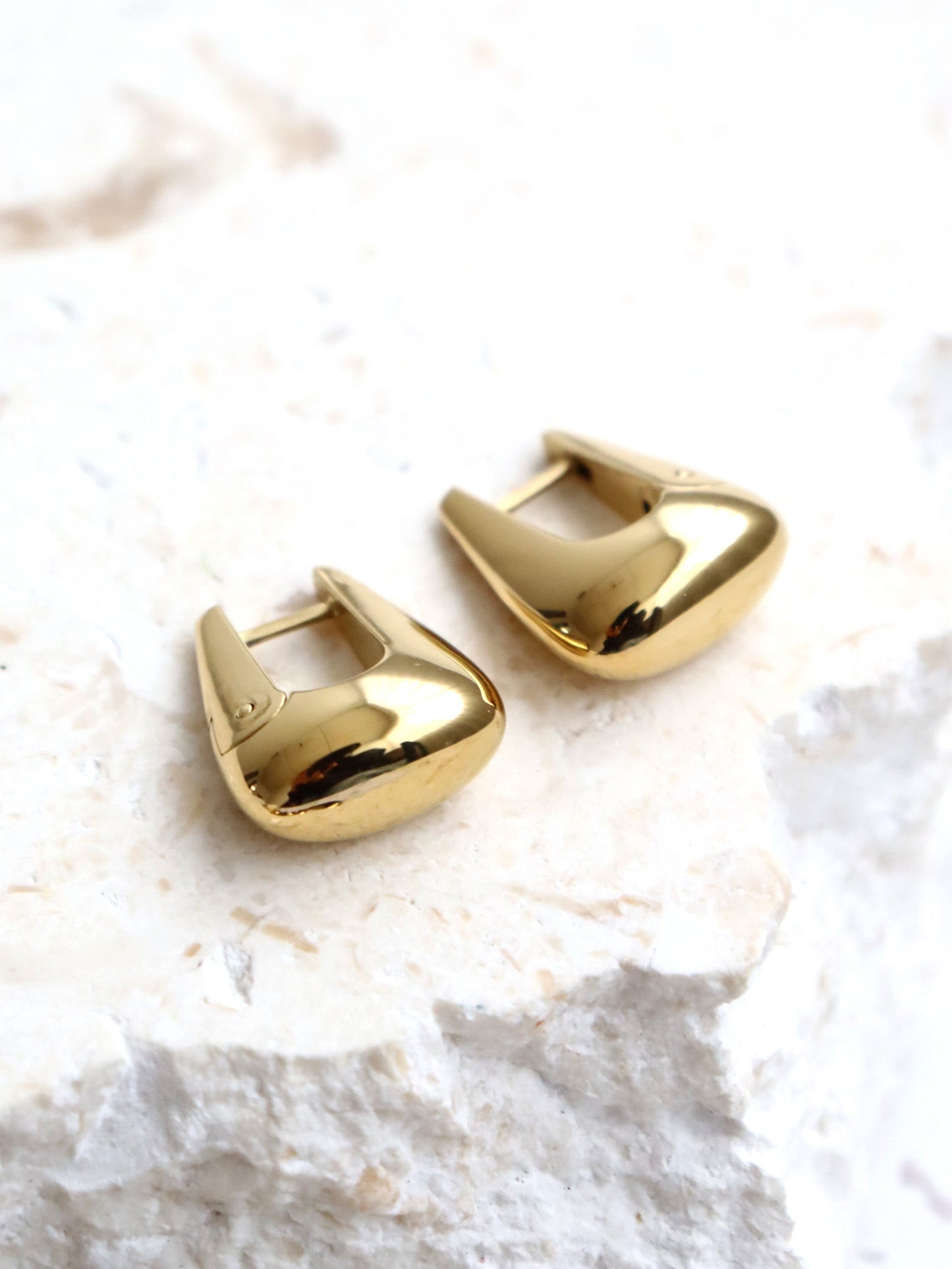 Capri Everyday Hoop Earring - Gold