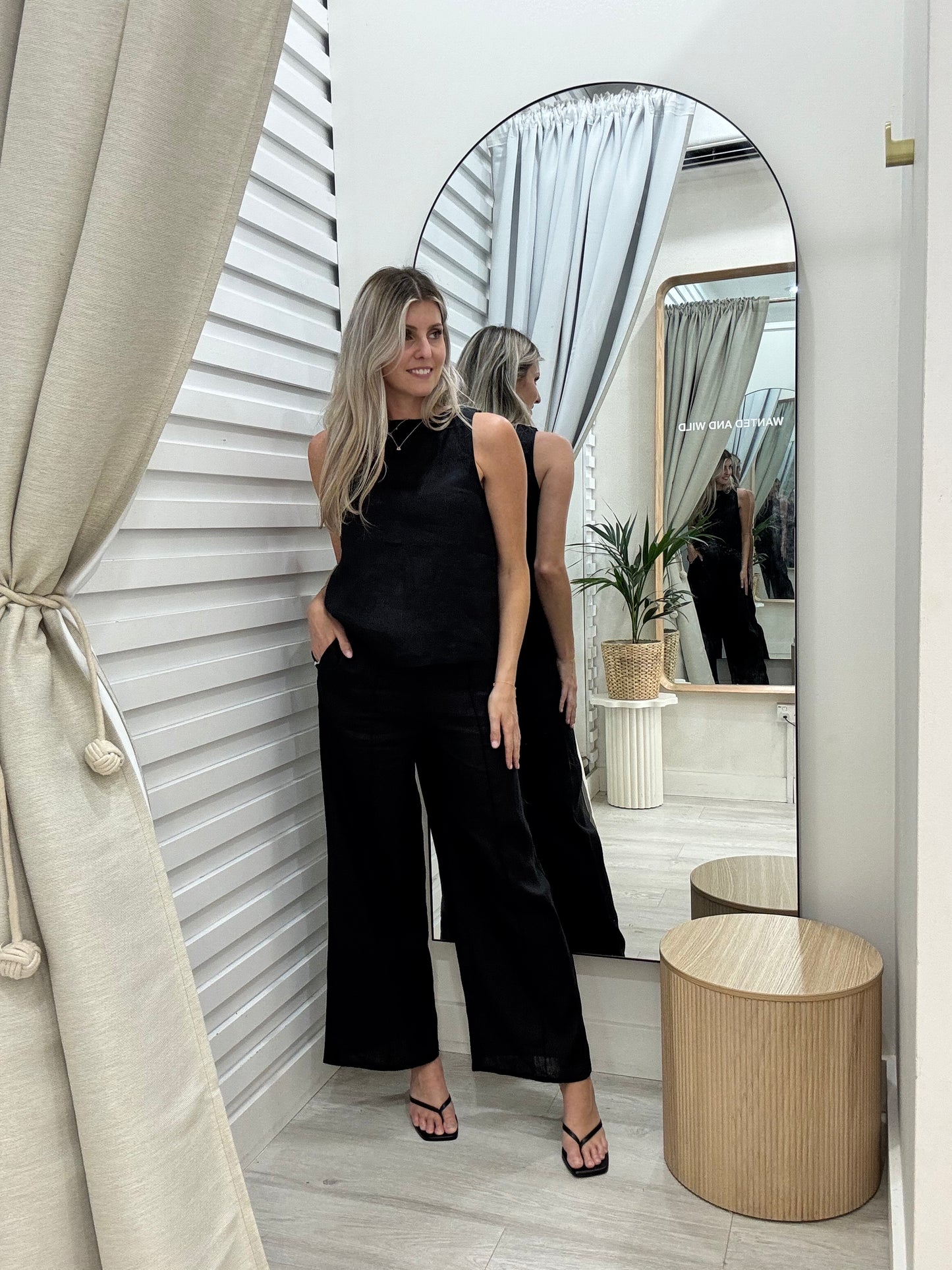 The Atlas Linen Top - Black