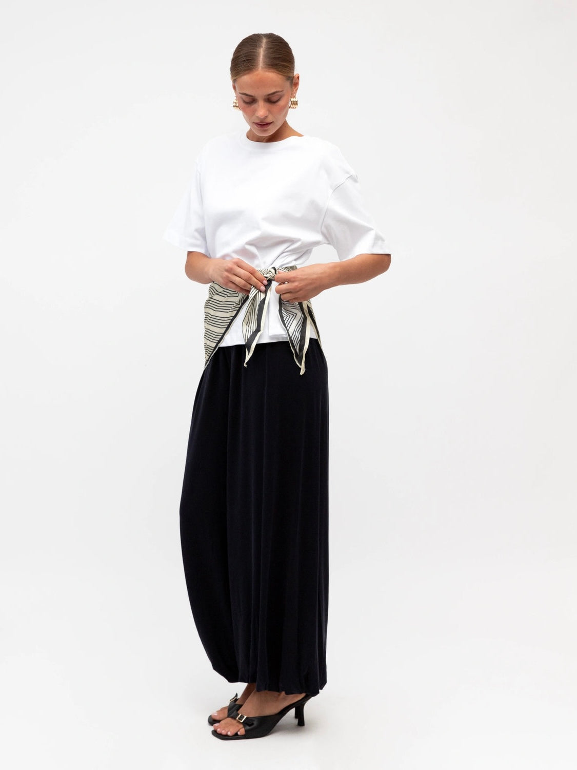 The Satin Balloon Pants - Black