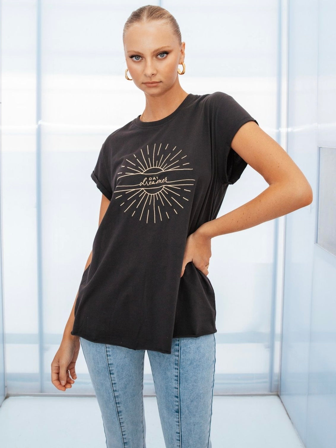 The Day Dreamer Tee - Vintage Black