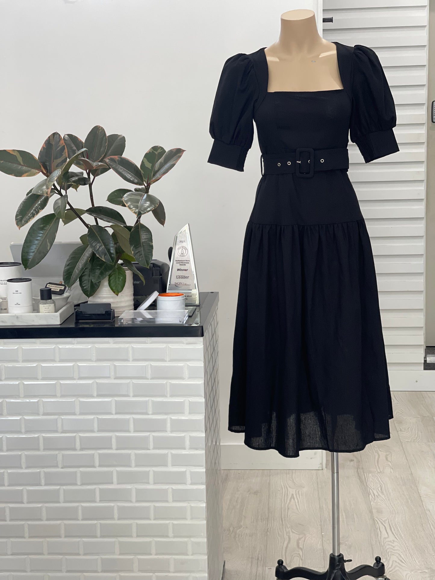 The Maddie Midi Dress - Black