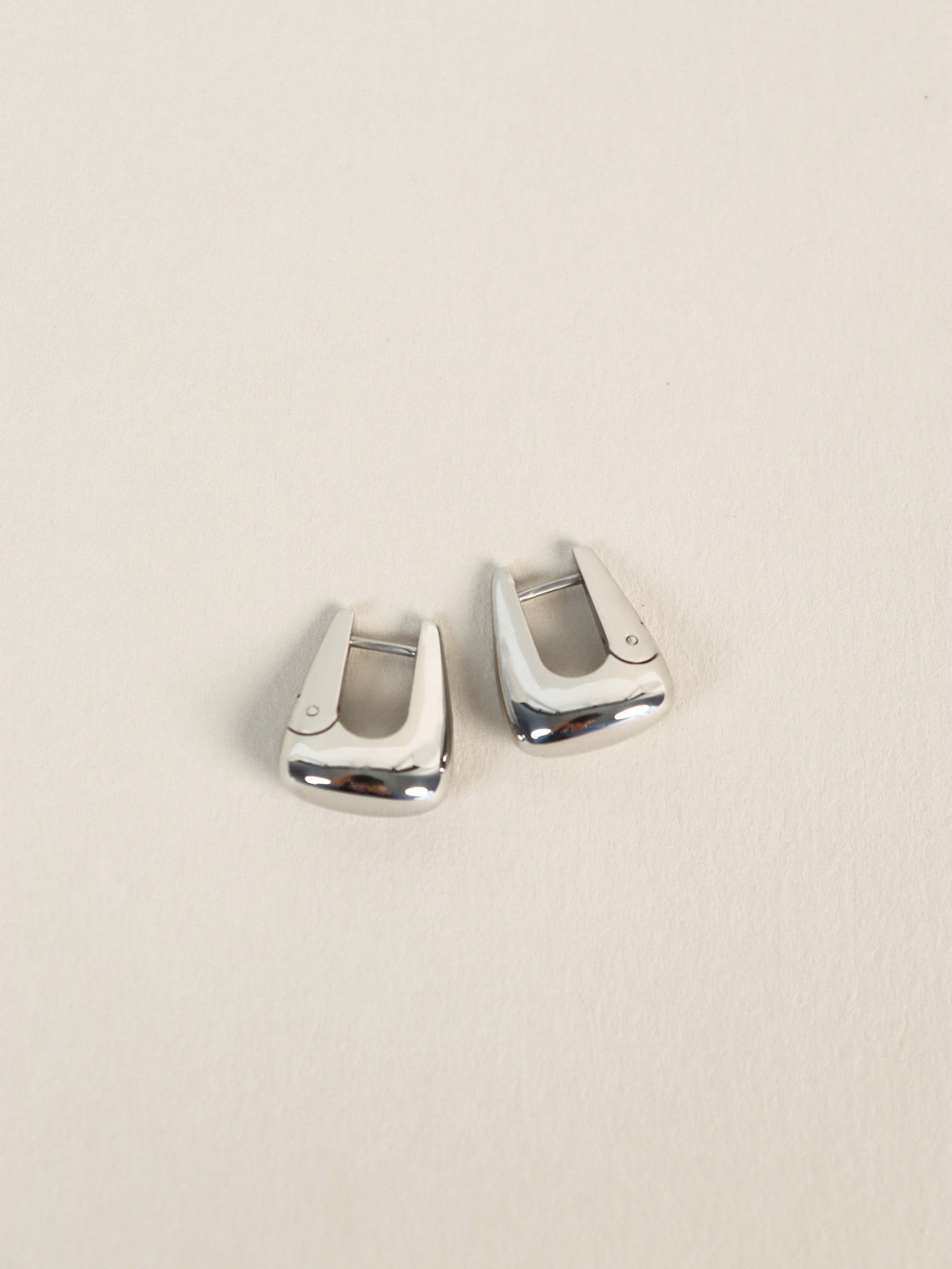Capri Everyday Hoop Earring - Silver