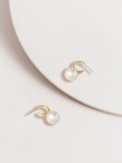 The Nicci Pearl Earrings