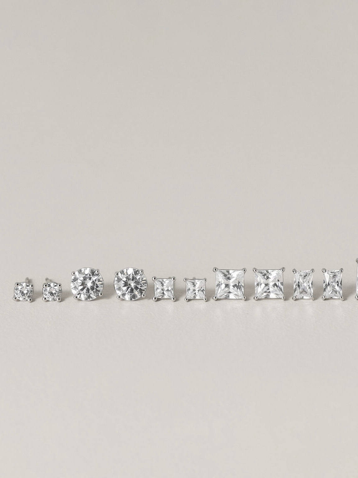 Danni Stud Earrings 4mm Round