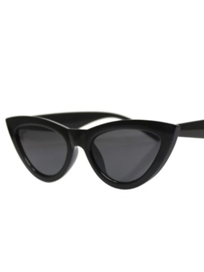 Kiss Kiss Reality Sunglasses - Black - WANTED AND WILD