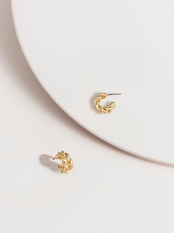 Margot Twist Hoop Earrings - WANTED AND WILD
